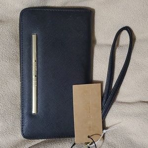 New with tags, Steve Madden, wallet.